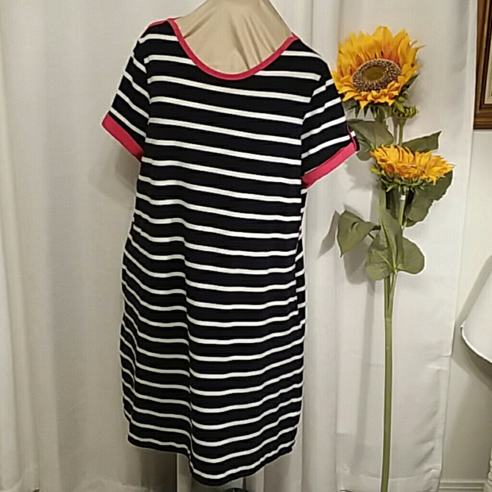 Lands End dress with pockets blue and white stripe